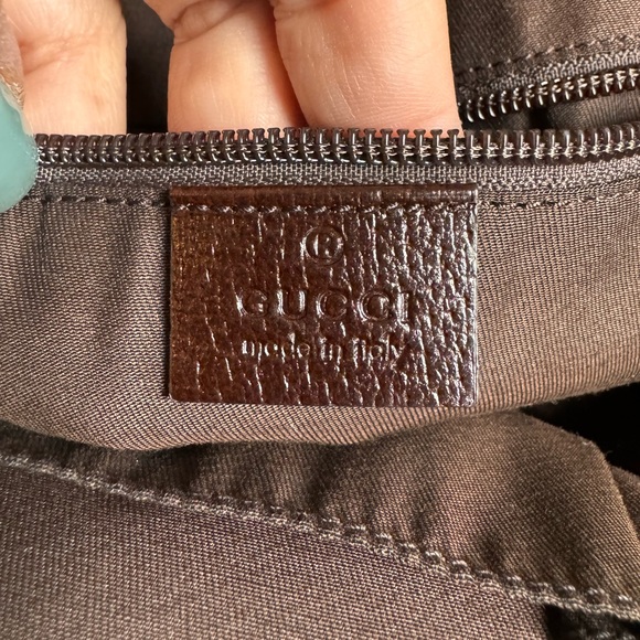 Gucci duffle travel/gym bag *PRICE is FIRM - Picture 10 of 16